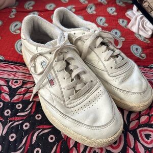 Reebok Classic White Leather Sneakers | Gently Worn